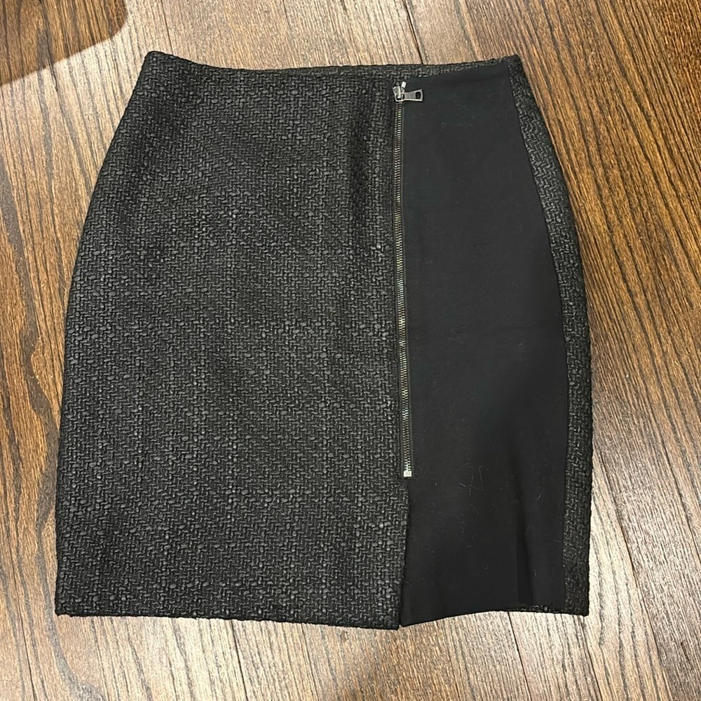Ann Taylor side zipper skirt in black - Picture 1 of 8